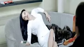 年輕的婊子被一個成年男子的癌症搞砸了