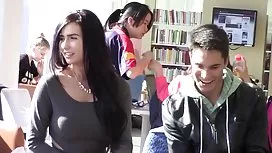 俄羅斯姑娘在深口交後被癌症搞砸了
