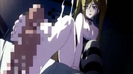 年輕的女孩在臥室裡自慰，不知道她正在被監視