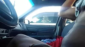 當他的女朋友從熱情的手淫中掙脫時，那傢伙在鏡頭前拍攝