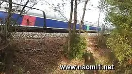 烏克蘭Shmara在淋浴中刮她的陰部