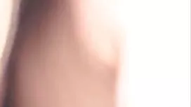 可愛的亞洲貓在陰道中嘮叨