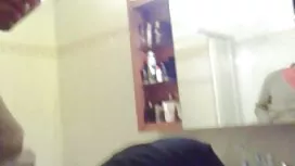 寬床上有兩個同性戀者的性生活
