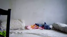 兩個女孩和一個男人逃離假期令人沮喪