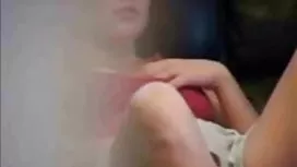 三個美麗的女同性戀者和一個年輕的傢伙一起玩