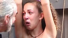 狹隘的蕩婦質量吸引客戶