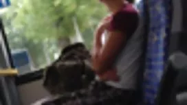 婦科醫生對女孩各種各樣的鈴鐺和口哨進行測試