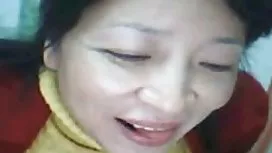 完全赤裸的Julia Bordovskikh